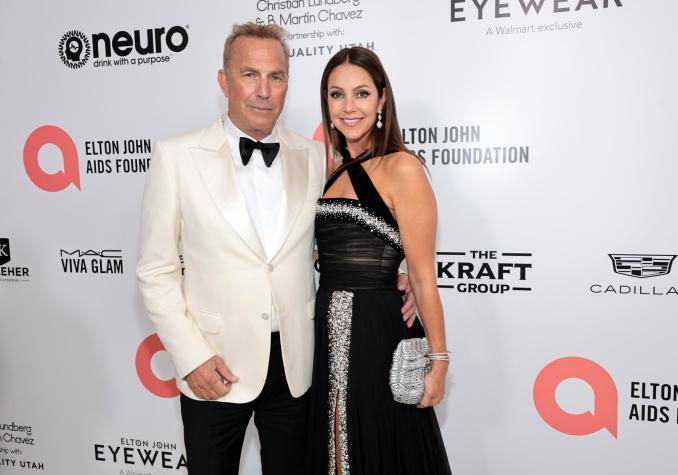 Kevin Costner revela que está en proceso de divorcio con Christine Baumgartner