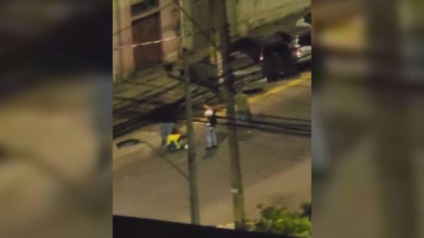 Revelan video de la agresión de marinos a persona en situación de calle en Iquique: víctima falleció en el hospital