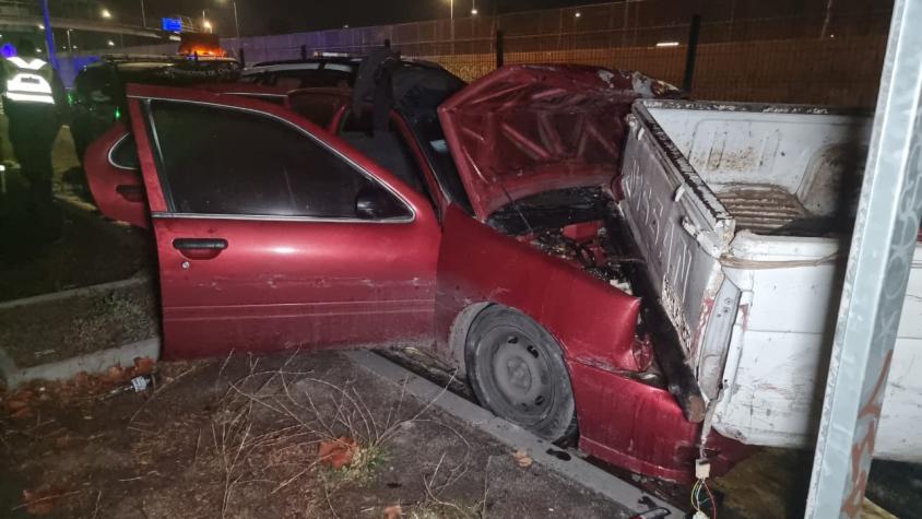 Dos carabineros resultaron lesionados tras persecución policial que terminó en colisión en San Ramón