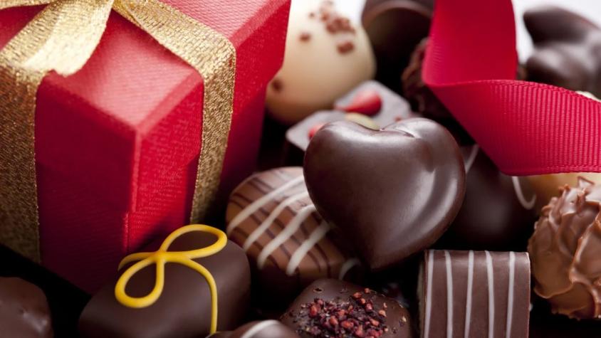 Mujer muere tras comer chocolates envenenados: Se los envió la exnovia de su esposo en su cumpleaños