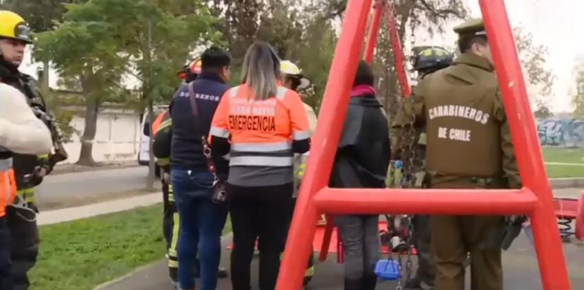 Evacúan colegio de Cerro Navia tras acumulación de gas: 35 menores de edad fueron trasladados a un SAPU