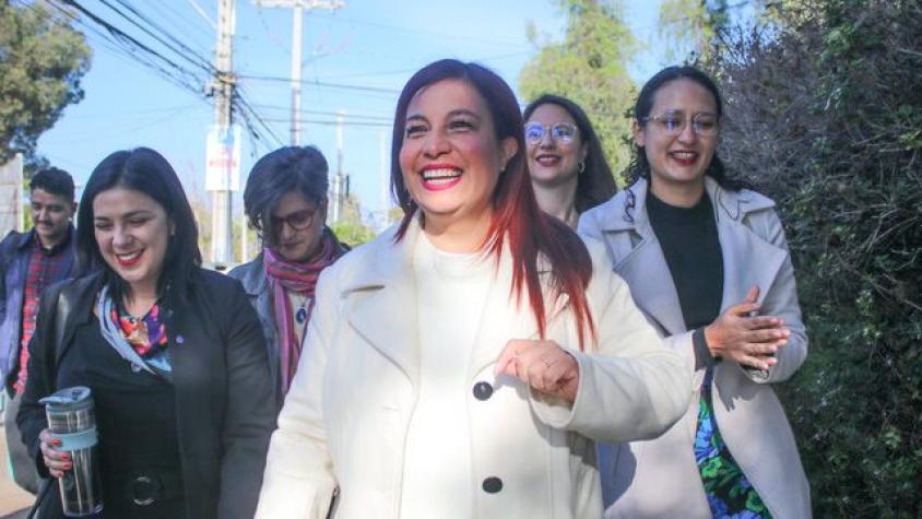 Lo que hay saber de Karen Araya, la candidata del PC que saca ventaja en la Región Metropolitana