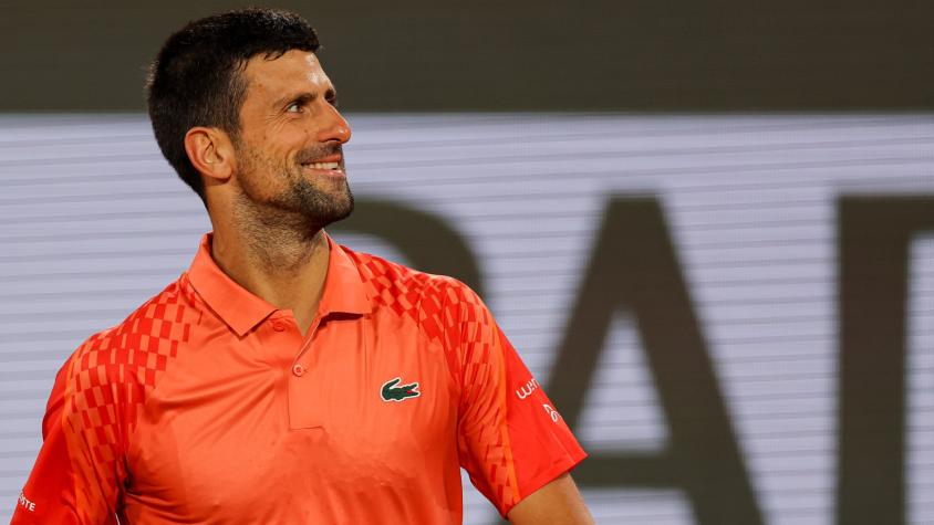 "Es el gran secreto de mi carrera": Así funciona el chip que Novak Djokovic lleva en el pecho y que se roba las miradas en Roland Garros