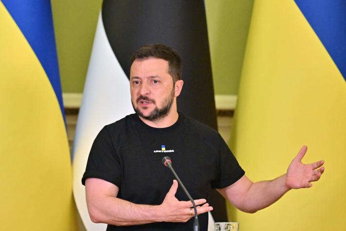 Zelenski sobre Presidente Boric: “Es un joven con ideas progresistas y apoya a Ucrania"
