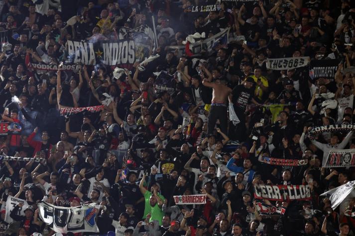 Burlas con billetes y piedrazos a la barra de Boca: denuncian impresentable actuar de los hinchas de Colo-Colo en Buenos Aires Burlas con billetes y piedrazos a la barra de Boca: denuncian impresentable actuar de los hinchas de Colo-Colo en Buenos Aires