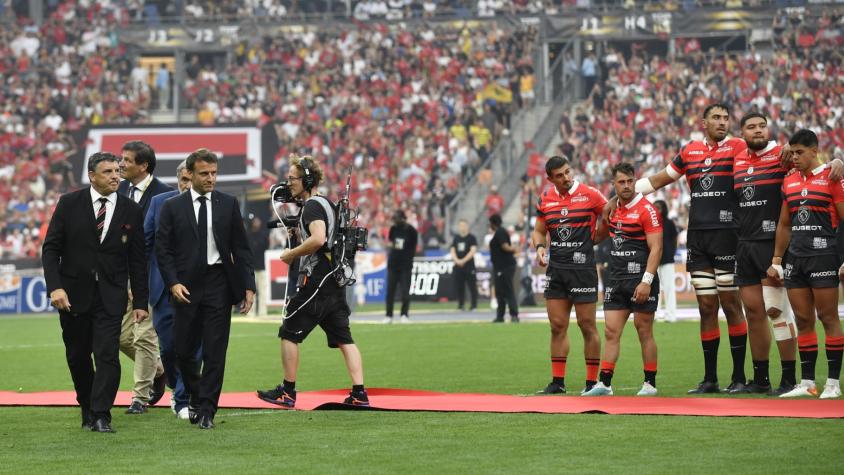 "¿Me estás acelerando el pasaporte?": Insólito pedido de un jugador a Emmanuel Macron antes de la final del rugby