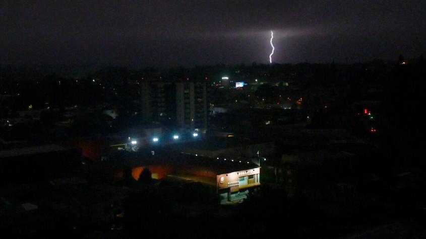 Emiten alerta meteorológica por tormentas eléctricas en Región de Los Lagos