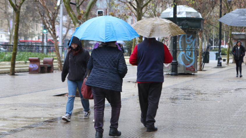 ¿Podría llover este viernes en la región Metropolitana? 