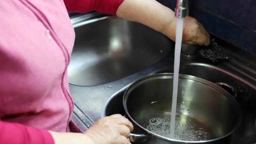 Confirman corte de agua en 34 comunas de la región Metropolitana