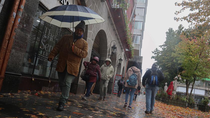 Tras los días de calor: Pronostican lluvias para este lunes en la Región Metropolitana