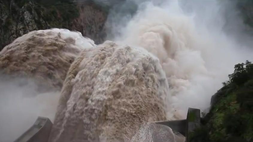 [VIDEO] Embalse Ancoa se desborda y central Rapel abre sus compuertas ante aumento del río