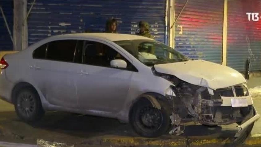 Dos menores fueron detenidos tras encerrona frustrada en Providencia: Sujetos chocaron contra local comercial 