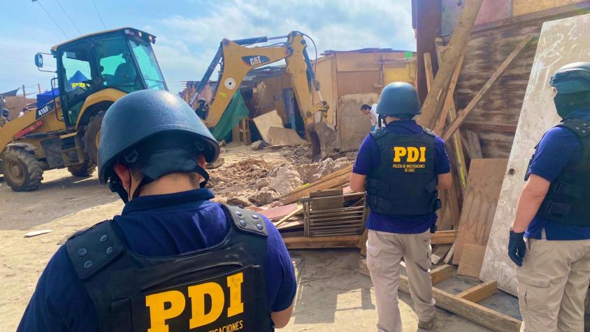 Fiscalía: Cuerpos encontrados en Arica son de hombres enterrados vivos y tapados con base de cemento