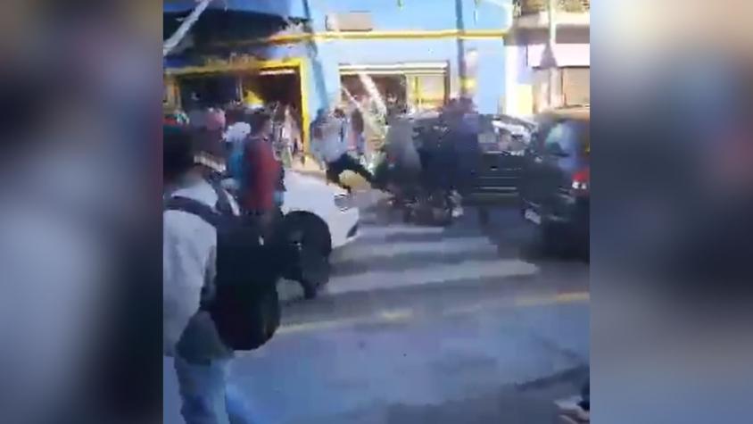 VIDEO | Hinchas de Colo Colo son agredidos por fanáticos de Boca Juniors en la previa de la Libertadores