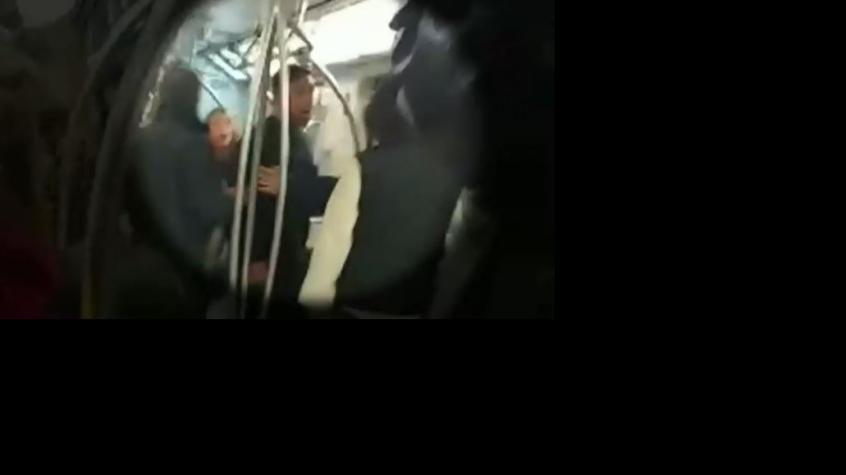 Prohibición de acercarse a la estación: Formalizan a hombre que amenazó a pasajero con cuchillo en el Metro