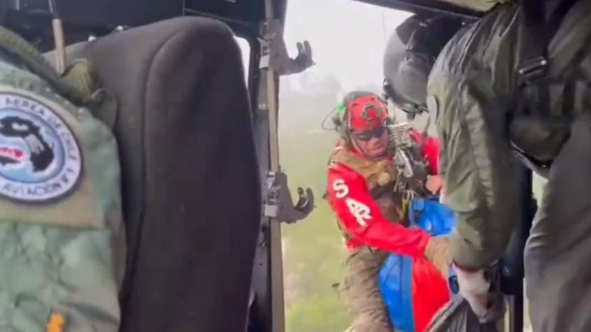 FACh rescata con helicóptero a ocho personas y dos mascotas atrapadas tras crecida del río Ancoa