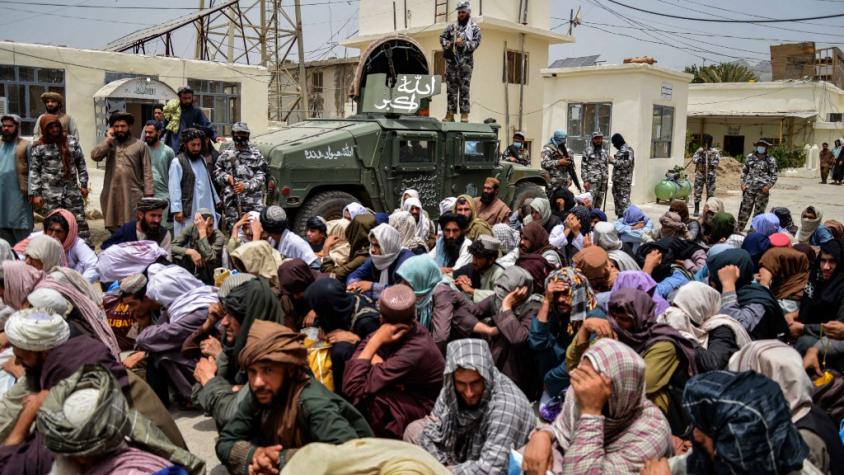 Talibanes dicen que Biden "reconoció" la realidad sobre Al Qaida en Afganistán