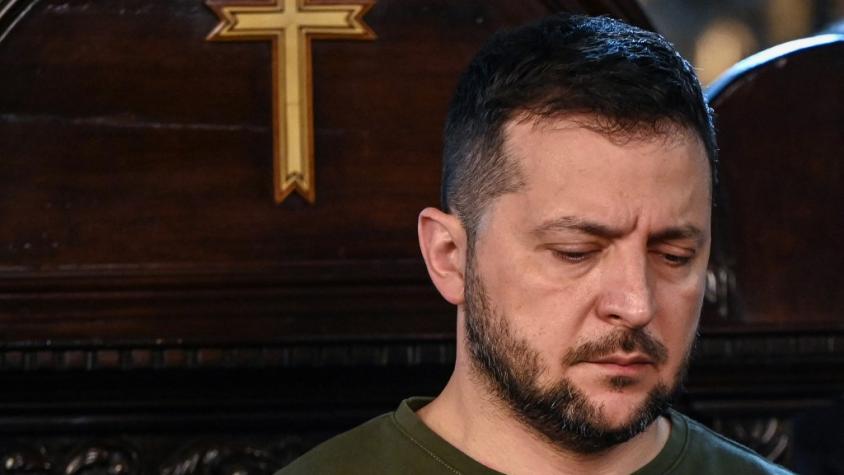 Zelenski reza en Estambul por víctimas de guerra en Ucrania