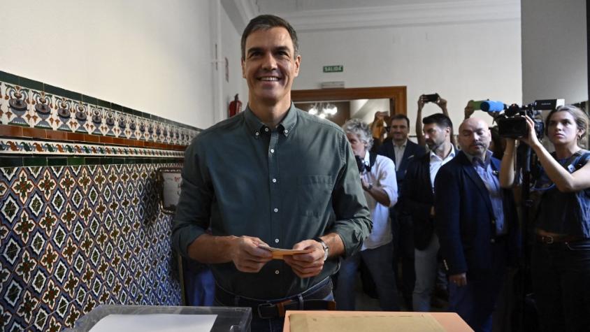 España vota para elegir entre Pedro Sánchez o el regreso de la derecha
