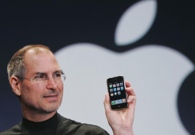 Steve Jobs presentó el primer iPhone con una llamada telefónica de broma: ¿A quién llamó?