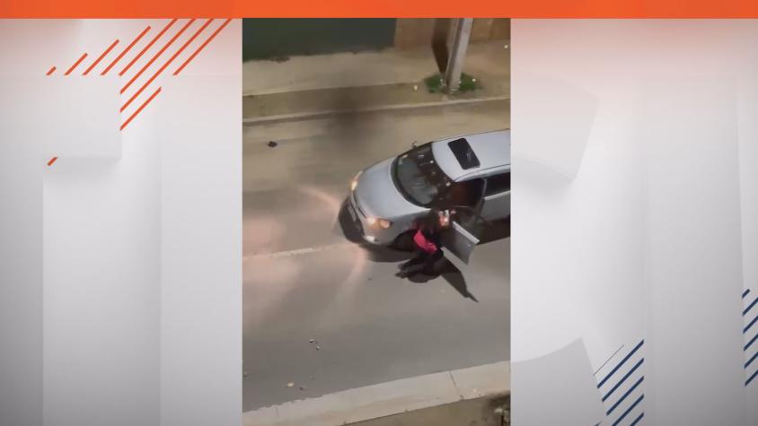 "Le tiré la torta en la cara": Mujer fue arrastrada por el auto de un conductor de aplicación tras discusión