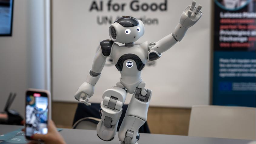 Ante la mismísima ONU: Robots afirmaron que serán capaces de dirigir al mundo
