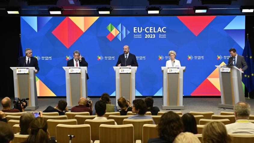 Declaración final de cumbre UE-Celac expresa preocupación por guerra en Ucrania, pero no la condena