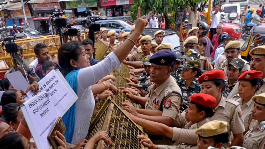 Cuatro hombres son arrestados y arriesgan pena de muerte por humillar a dos mujeres en India