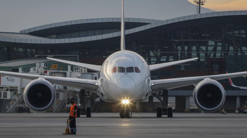 Nueva aerolínea low cost llega a Chile: ¿Cuándo comienza a operar?