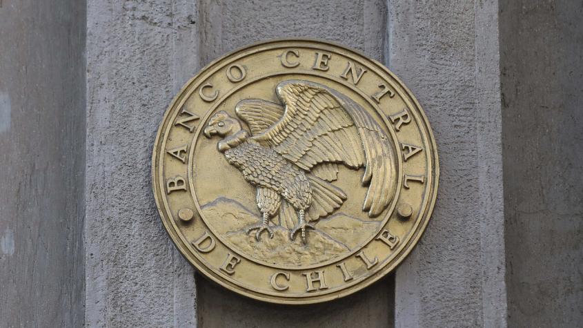 Banco Central de Chile aplica fuerte baja a tasa de interés, la mayor en 14 años