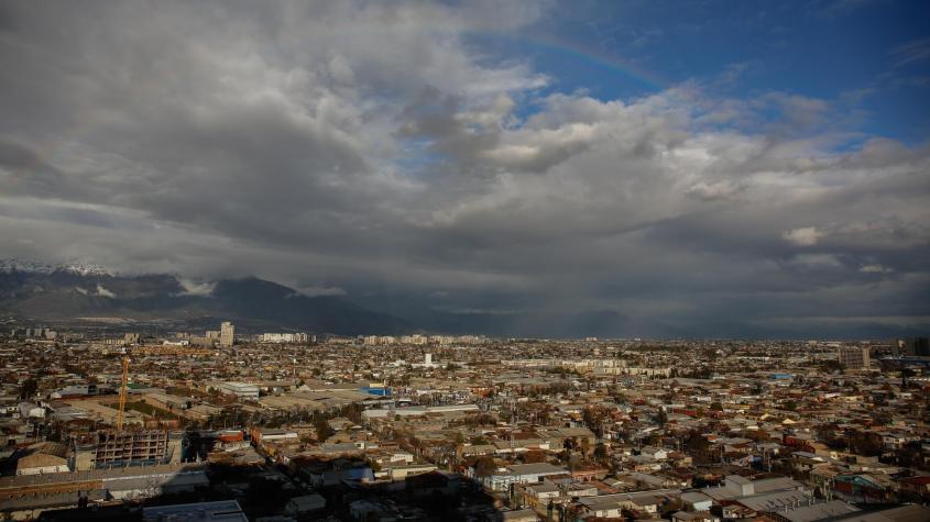 ¿Llueve en la tarde de este martes en Santiago? Michelle Adam apunta a las precipitaciones que se esperan para esta jornada