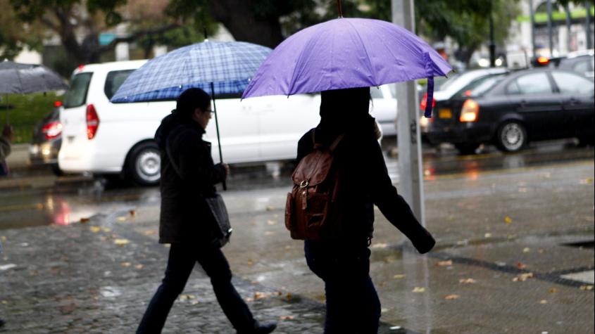 Emiten alerta meteorológica por "precipitaciones moderadas a fuertes" en dos regiones
