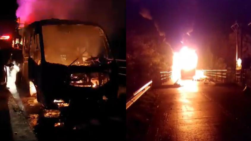 Ataque incendiario en Collipulli: Sujetos armados quemaron bus de trabajadores forestales 