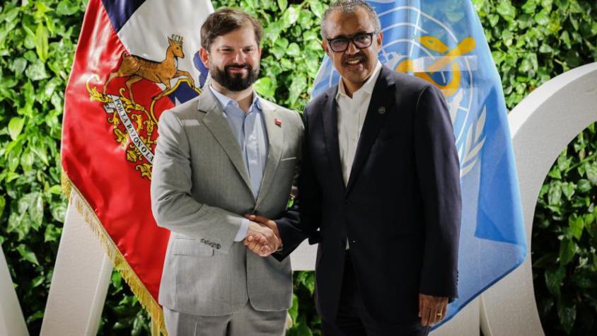 Director de la OMS se reunió con Presidente Boric y agradeció su compromiso con la salud mental: "Elogio sus esfuerzos"