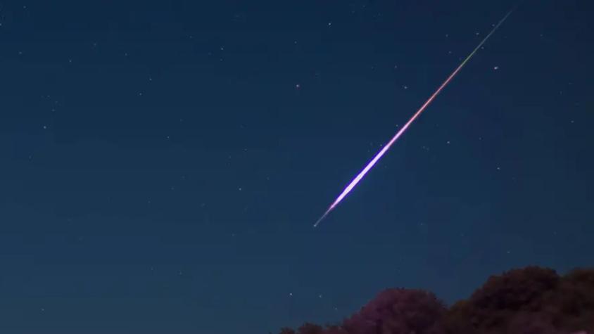 Mujer es alcanzada por meteorito mientras tomaba café