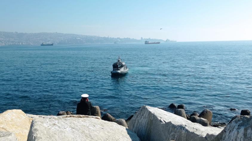 Encuentran cuerpo flotando en borde costero de Valparaíso