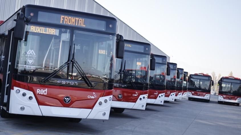 Dos mil buses eléctricos ya circulan por Santiago: La segunda mayor flota del mundo