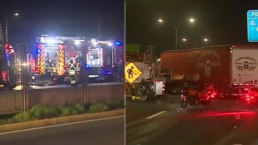 Conductor de camión muere tras chocar contra un vehículo en Ruta 5 Sur: Hombre resultó lesionado