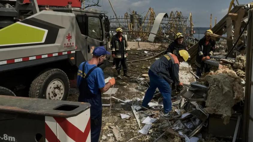 China reporta daños en consulado de Odesa por "explosiones"