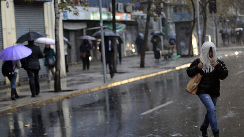 Se viene la lluvia en la zona central: Hay alerta para el Maule y Ñuble