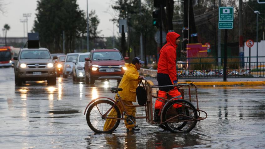 Río Atmosférico traerá lluvias a la zona central: ¿Cuándo llegarían las precipitaciones a Santiago?