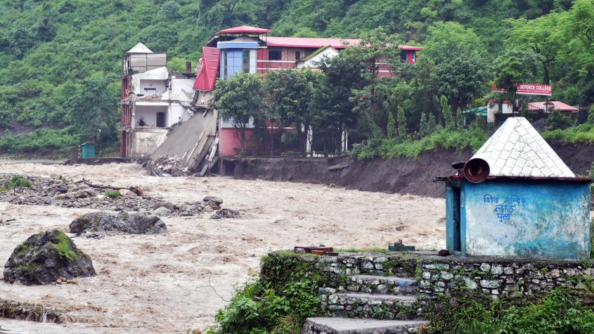 Al menos 24 muertos en India tras fuertes lluvias