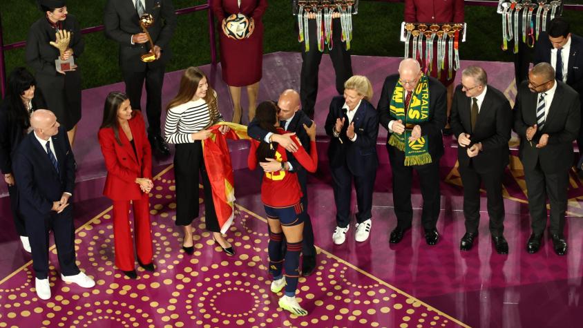 "No me ha gustado”: Seleccionada española fue besada en la boca por presidente de la federación tras ganar la Copa del Mundo