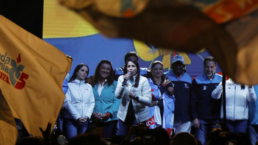 Correísta Luisa González lidera elección presidencial en Ecuador 