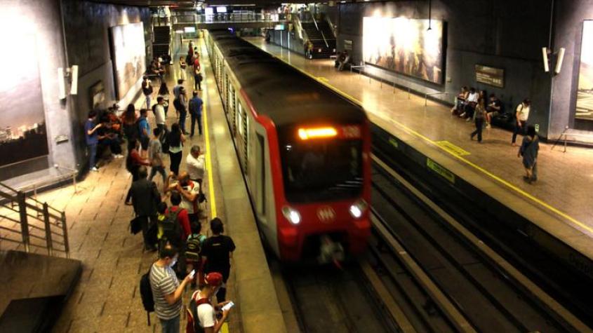 Metro de Santiago restablece servicio en Línea 1: siete estaciones estuvieron cerradas