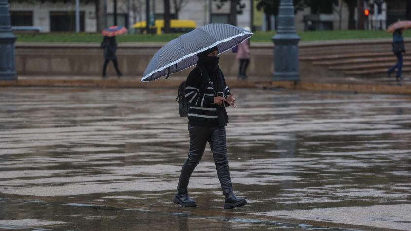 ¿Vuelven las precipitaciones a Santiago? Cuándo y en qué zonas del país llovería esta semana