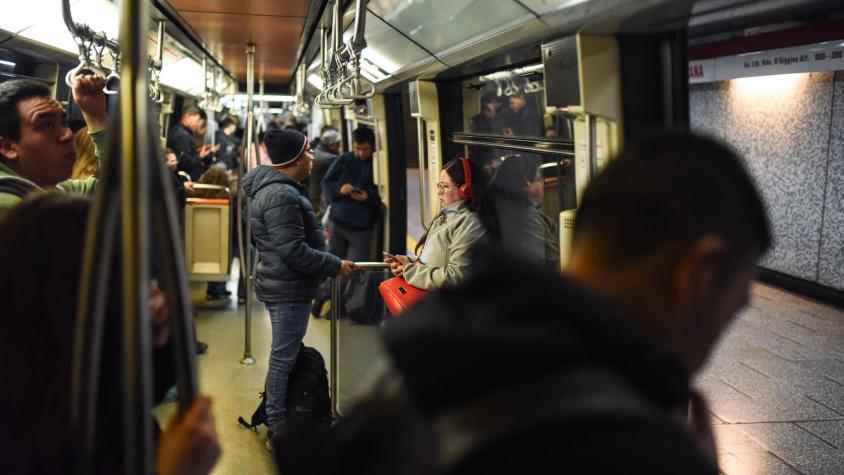 Metro de Santiago restablece servicio en Línea 5 tras falla mecánica en un tren