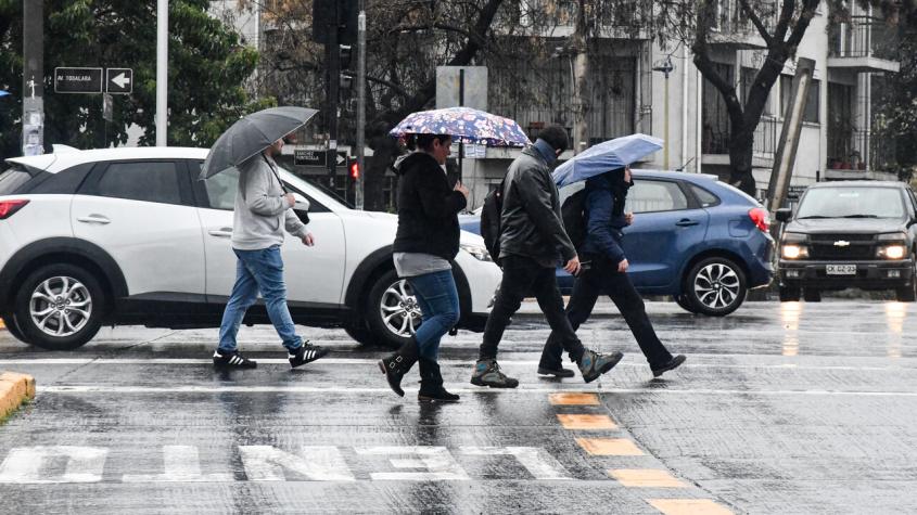 Lluvia en Santiago: ¿A qué hora se espera el mayor pulso de precipitaciones?