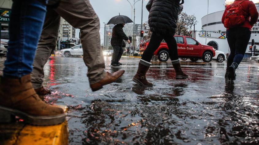Núcleo frío en altura: En qué consiste el evento que podría dejar lluvias por hasta siete días en Santiago