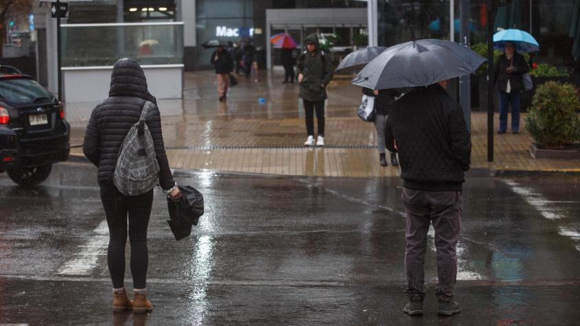 "No es un sistema frontal": Gianfranco Marcone y la posibilidad de lluvias por hasta siete días en Santiago